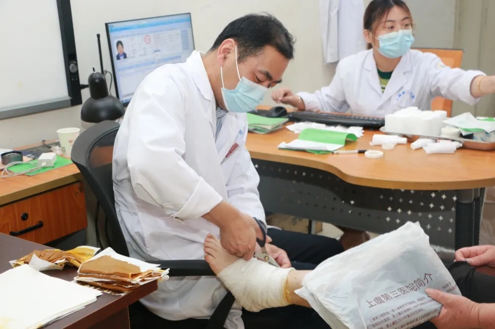 【6周年】专题Ⅲ之走进骨科——守护百姓骨骼健康(图2)