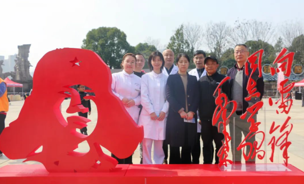 传承雷锋精神 我们在行动丨上虞第三医院参加上虞区学雷锋助力全国文明城市创建志愿服务月活动